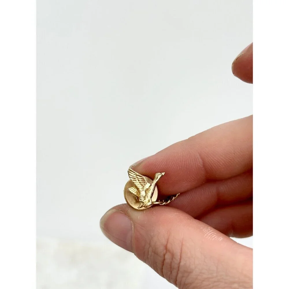 Vintage Bird Themed Men's Gold Tone Tie Tack / Pin / clip with Chain - Picture 6 of 8